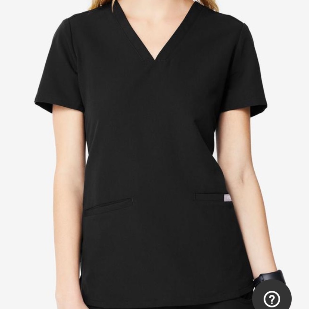 Figs Three-Pocket Scrub Top